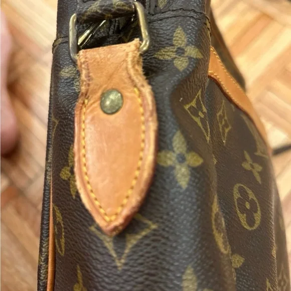 LV men’s shoulder bag